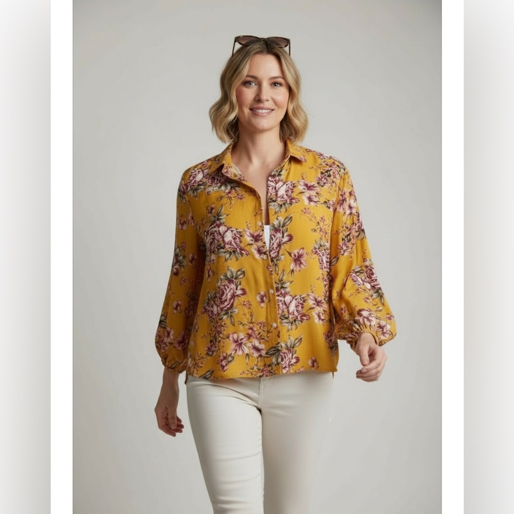 ON THE ROAD boutique brand floral blouse NWT